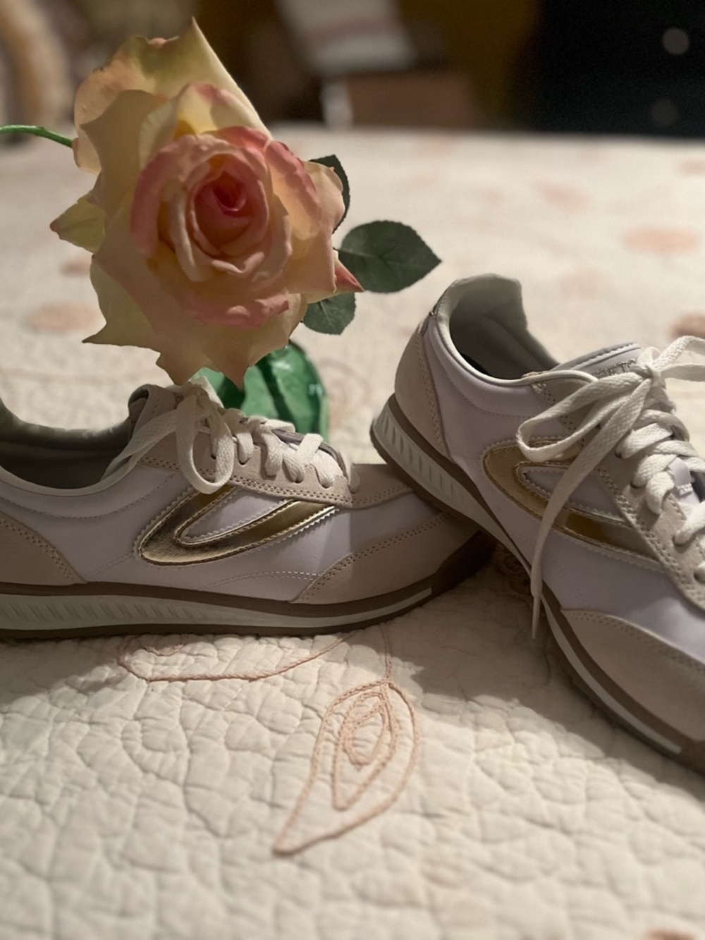 TRETORN Women's White and Gold Casual Lace-Up Sneakers